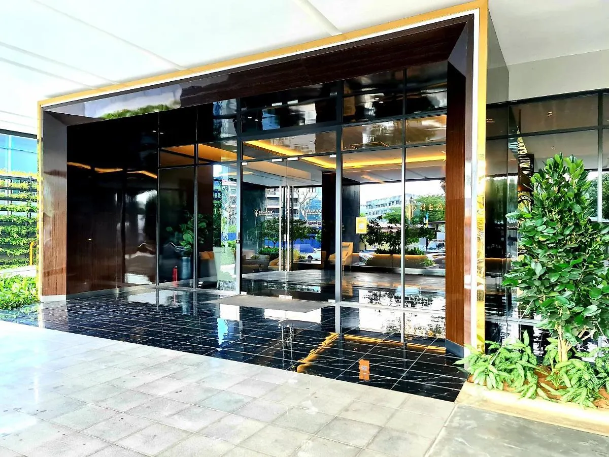 Apartment Beacon Executive Premium Suite George Town