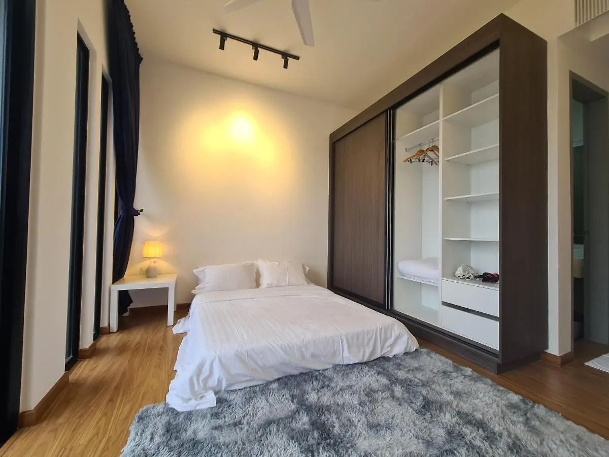 Beacon Executive Premium Suite George Town Apartment