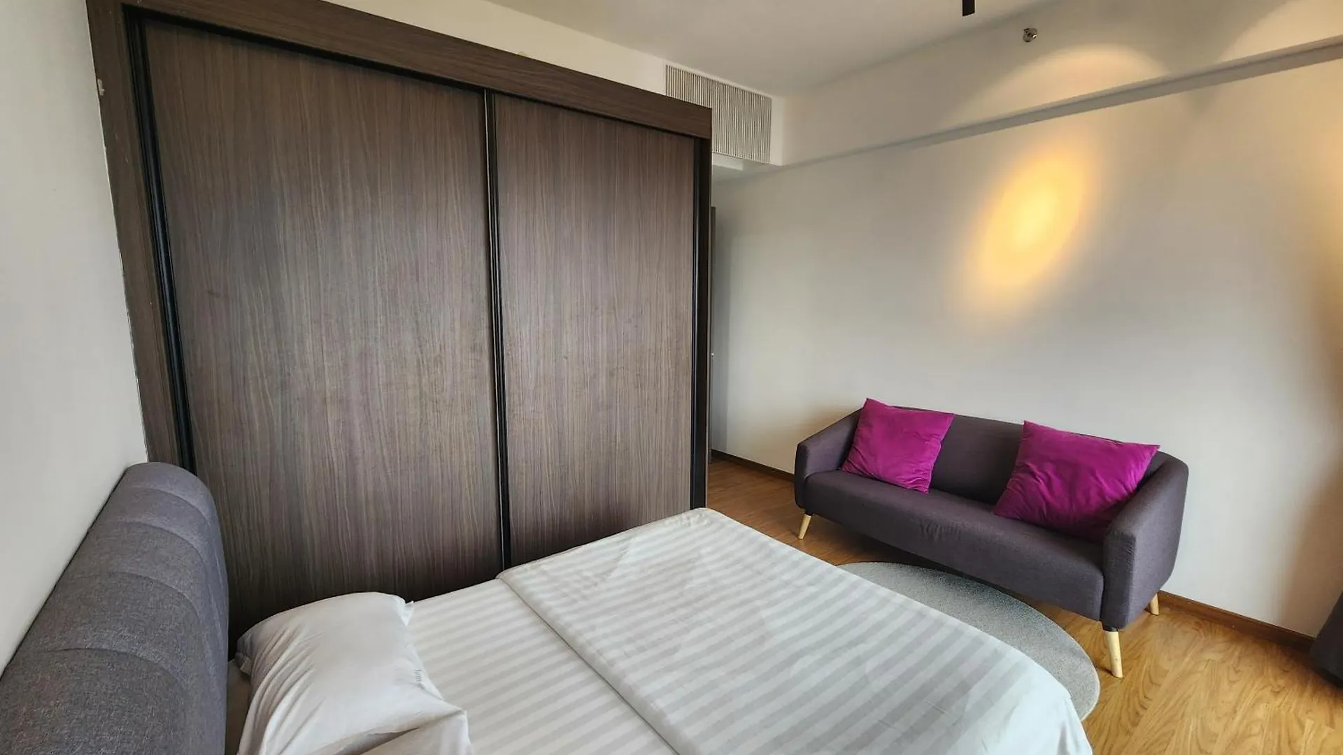 Apartment Beacon Executive Premium Suite George Town