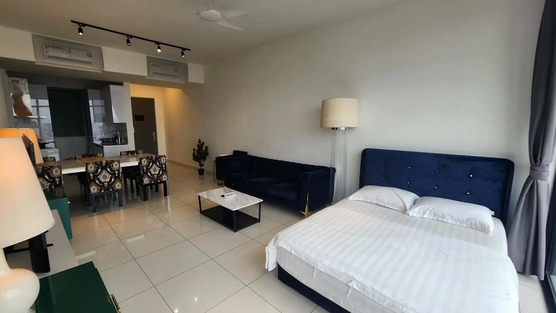 Beacon Executive Premium Suite George Town Apartment