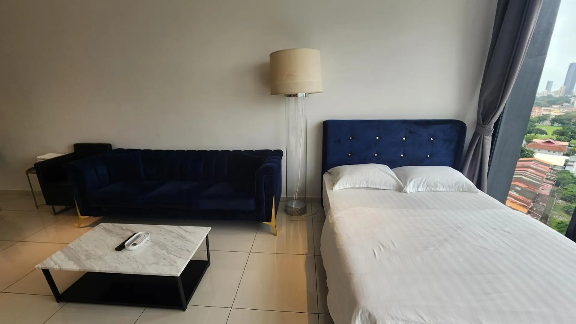 Apartment Beacon Executive Premium Suite George Town