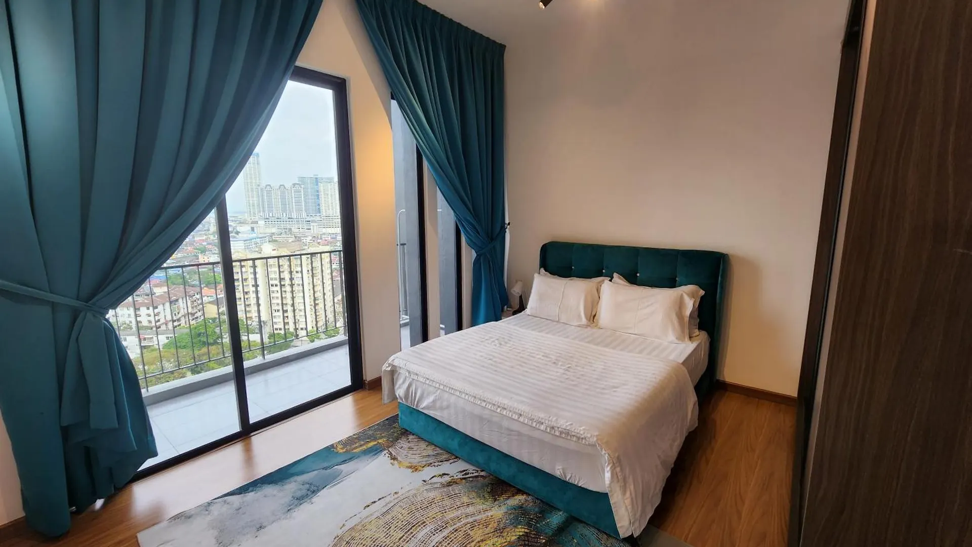 Beacon Executive Premium Suite George Town